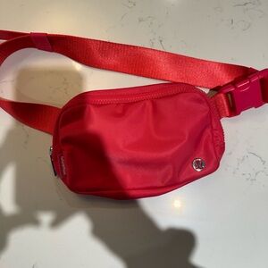 Lululemon belt bag lipgloss